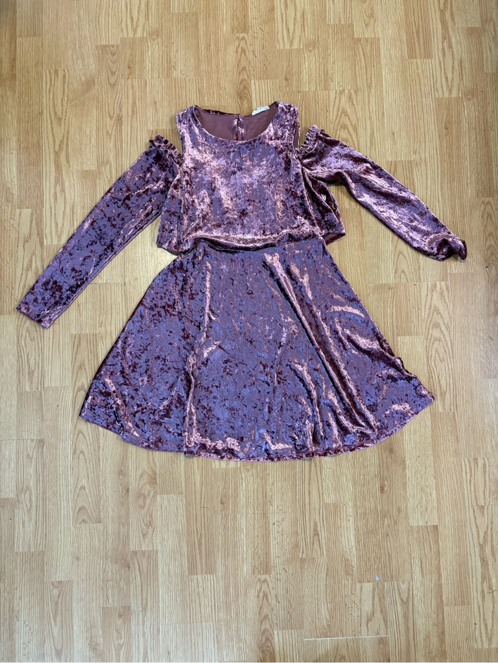 Crushed Velvet Cold-Shoulder Dress in Dusty Rose size Small